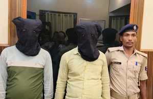 बिहार में 12.90 लाख रुपए के नकली नोट बरामद, 2 तस्कर गिरफ्तार